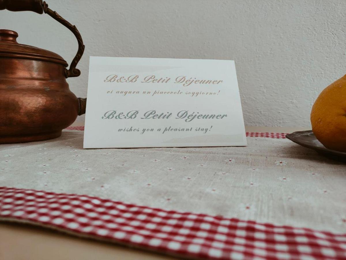 Petit Dejeuner Chiavari